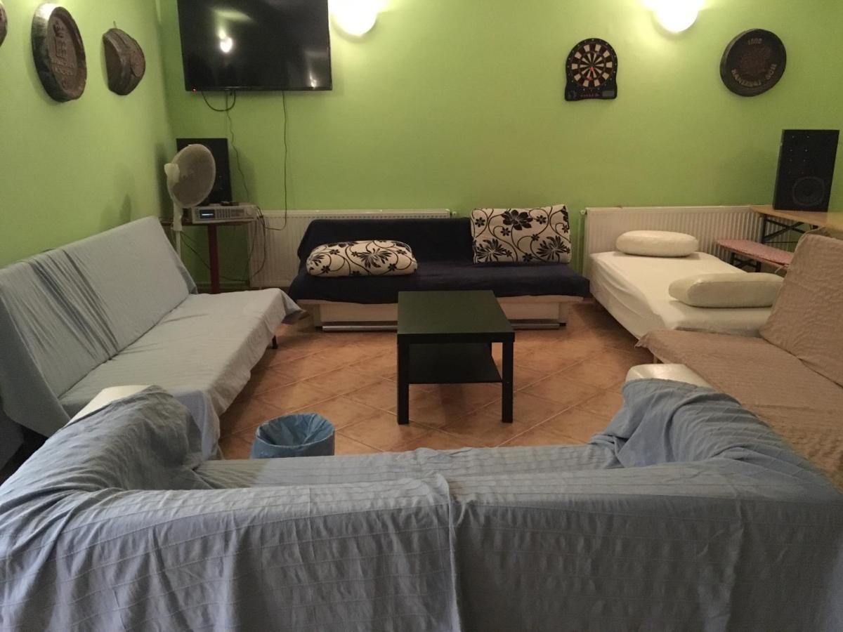 Whole Basement Former Pub3 For Bachelor / Bachelorette Party Budapest Esterno foto