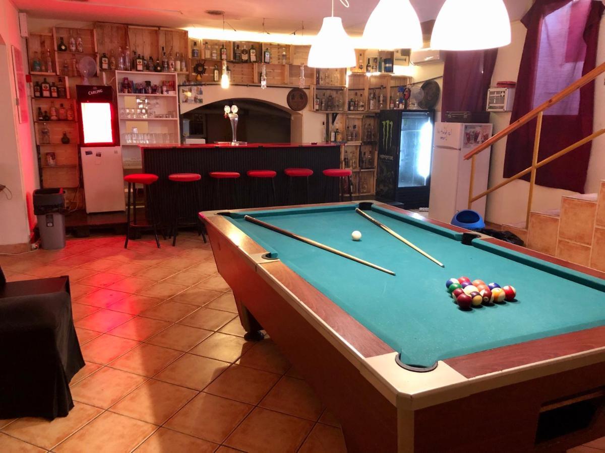 Whole Basement Former Pub3 For Bachelor / Bachelorette Party Budapest Esterno foto