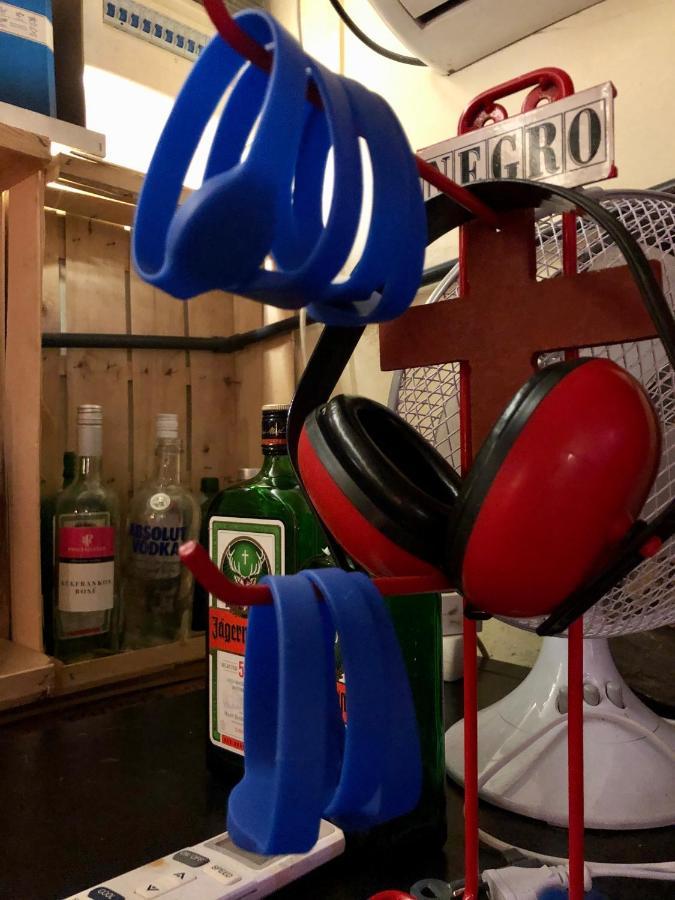 Whole Basement Former Pub3 For Bachelor / Bachelorette Party Budapest Esterno foto