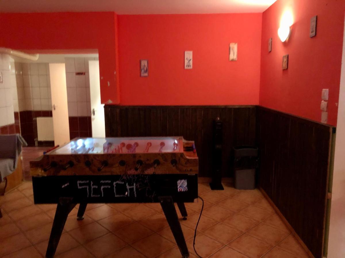 Whole Basement Former Pub3 For Bachelor / Bachelorette Party Budapest Esterno foto