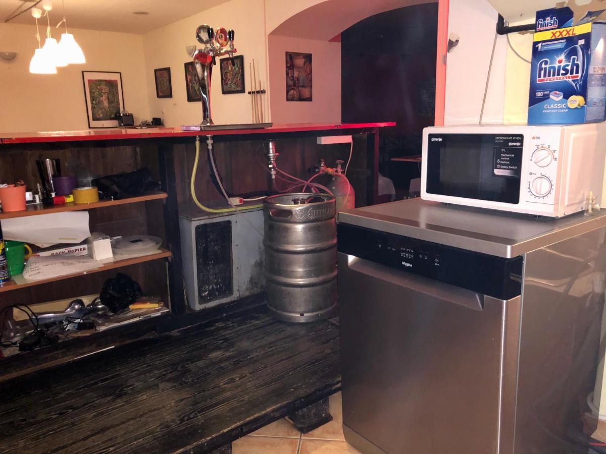 Whole Basement Former Pub3 For Bachelor / Bachelorette Party Budapest Esterno foto