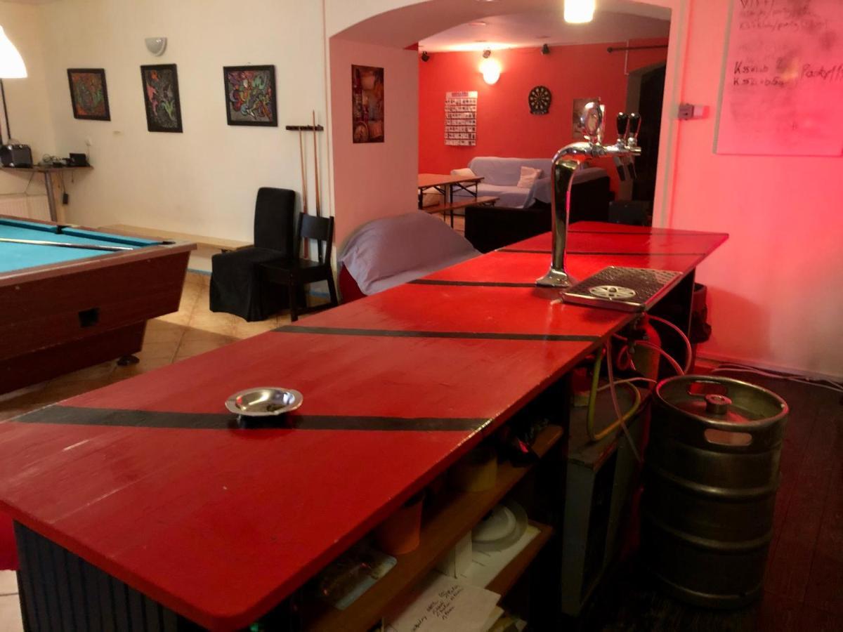Whole Basement Former Pub3 For Bachelor / Bachelorette Party Budapest Esterno foto