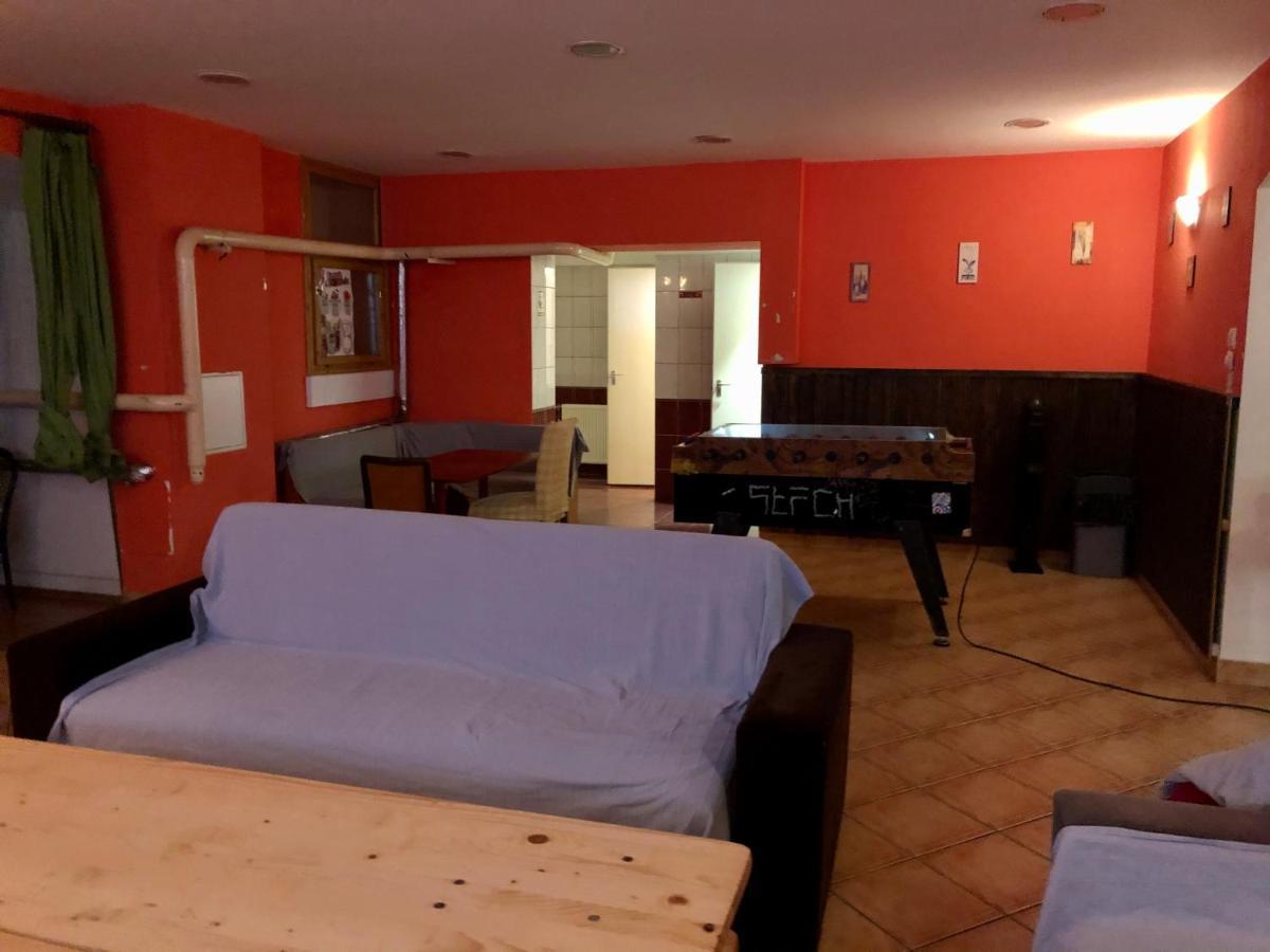 Whole Basement Former Pub3 For Bachelor / Bachelorette Party Budapest Esterno foto
