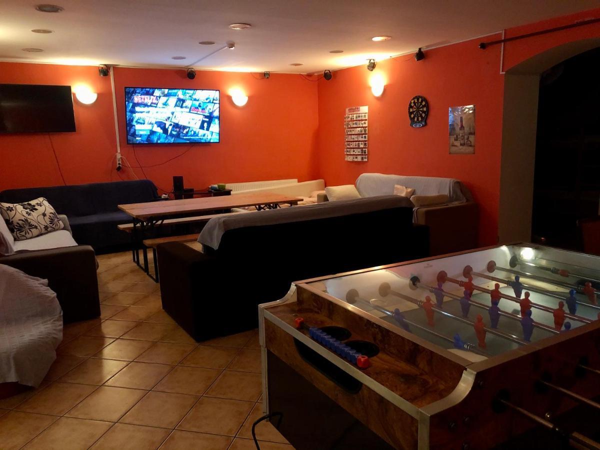 Whole Basement Former Pub3 For Bachelor / Bachelorette Party Budapest Esterno foto