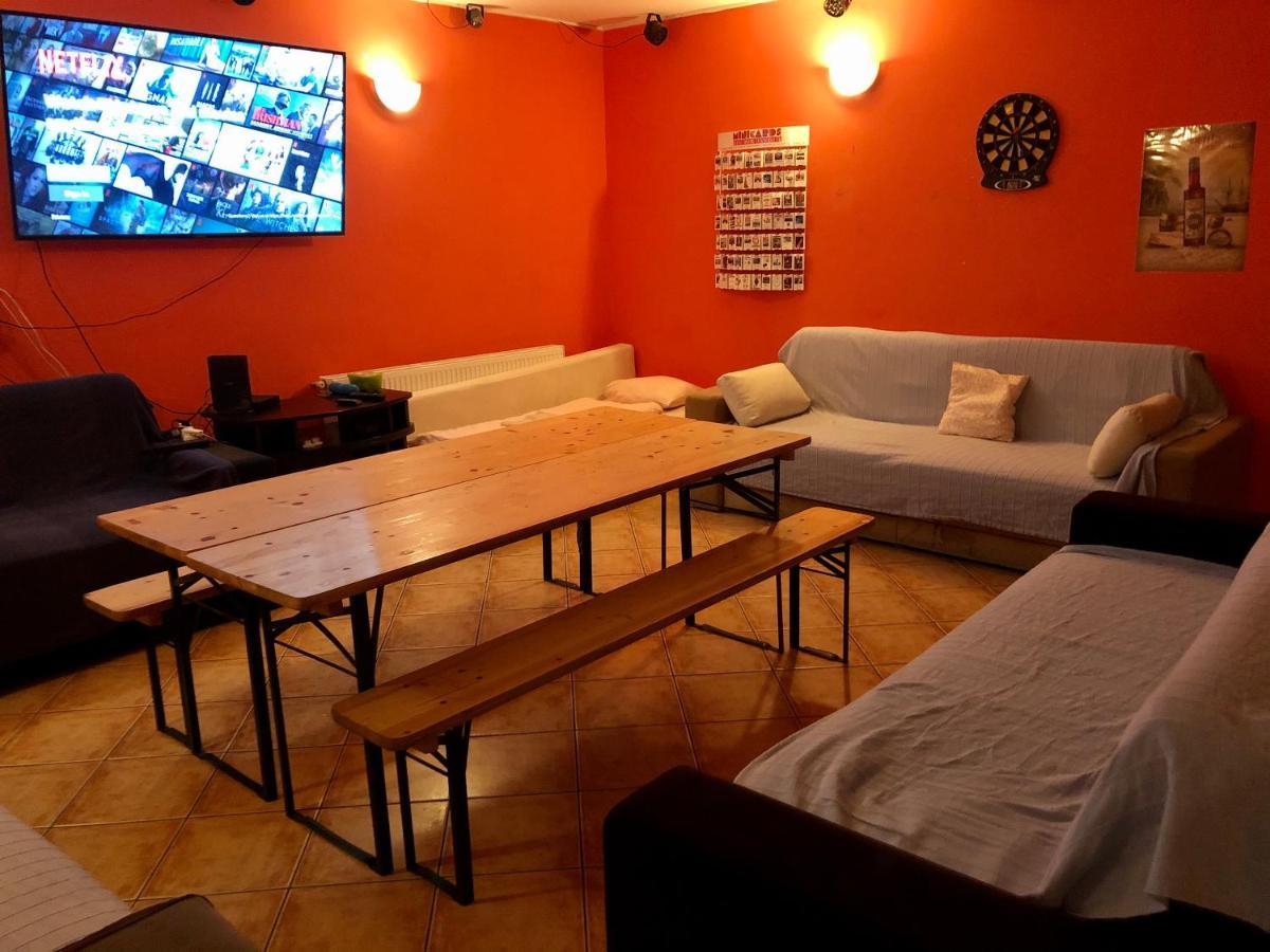 Whole Basement Former Pub3 For Bachelor / Bachelorette Party Budapest Esterno foto