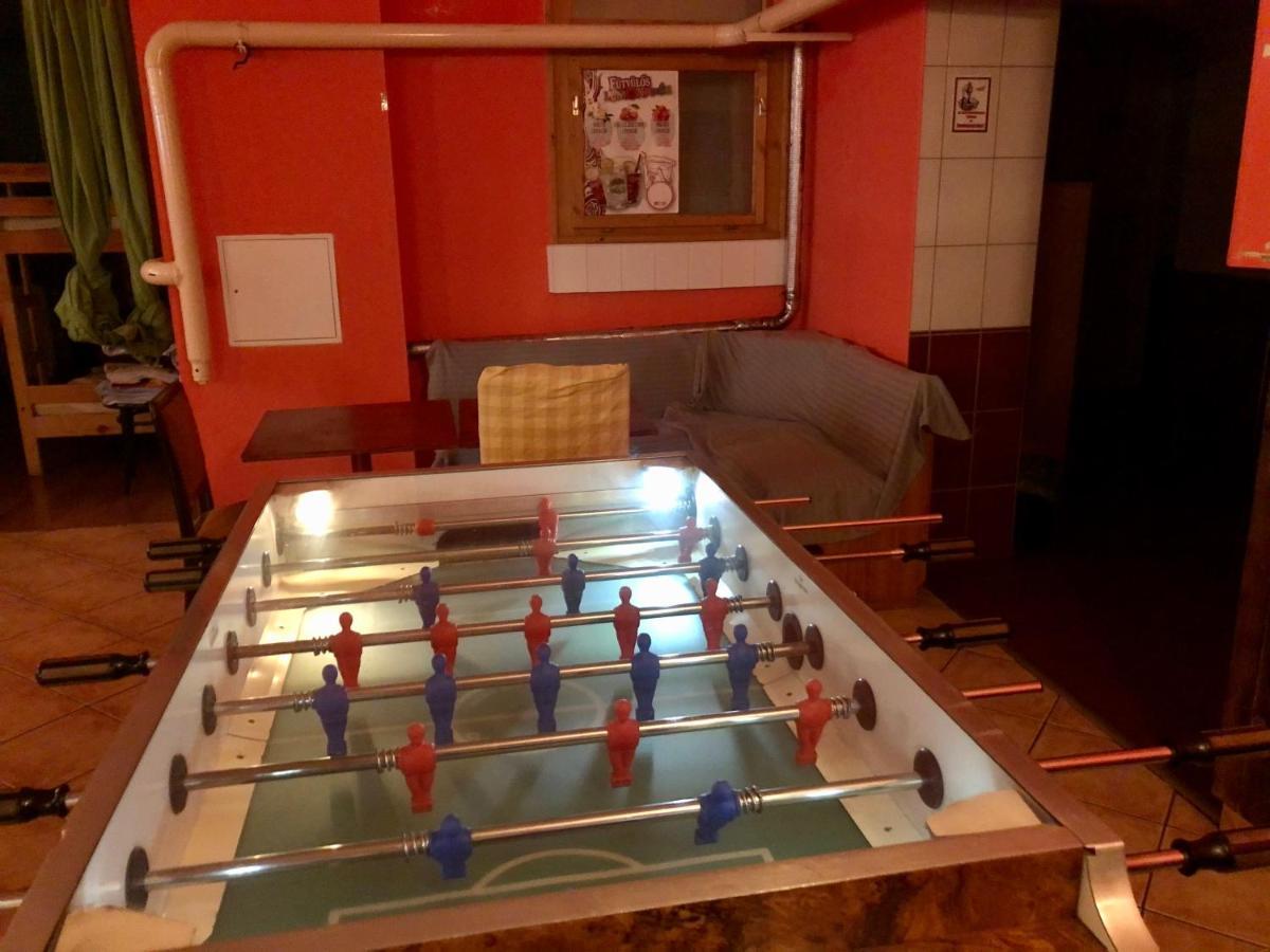 Whole Basement Former Pub3 For Bachelor / Bachelorette Party Budapest Esterno foto