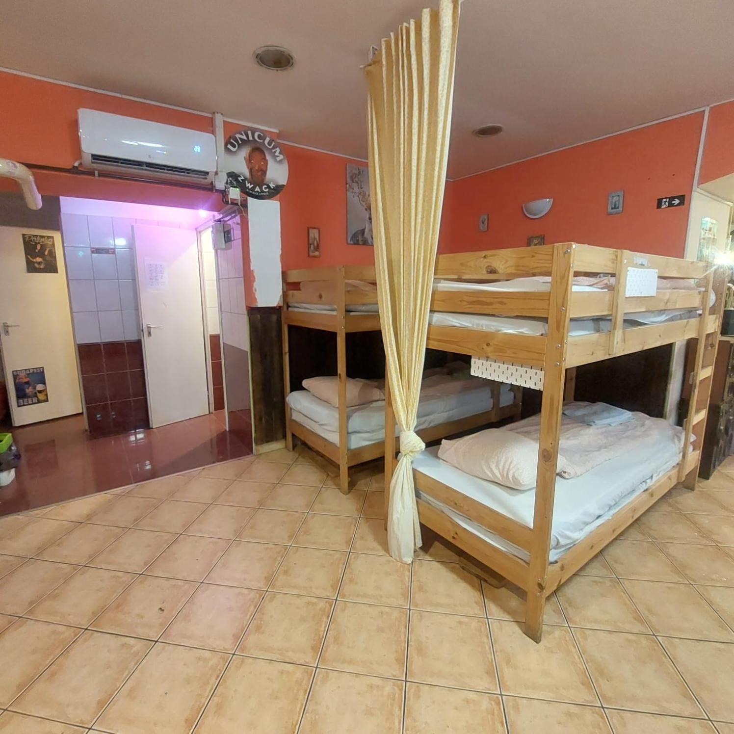 Whole Basement Former Pub3 For Bachelor / Bachelorette Party Budapest Esterno foto